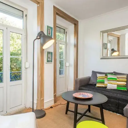 Charming Duplex At Campo De Ourique Lisboa