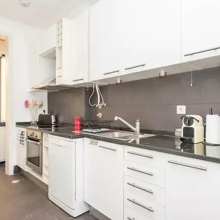 Charming Duplex At Campo De Ourique Appartamento